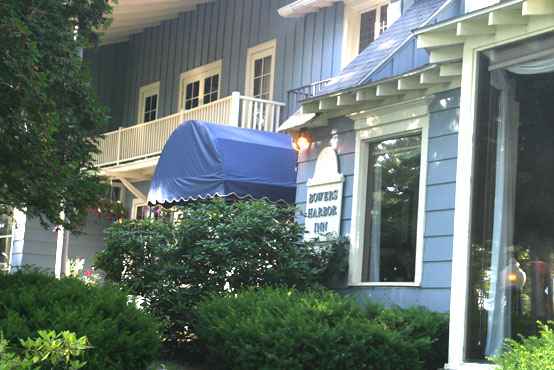 bowers-harbor-inn